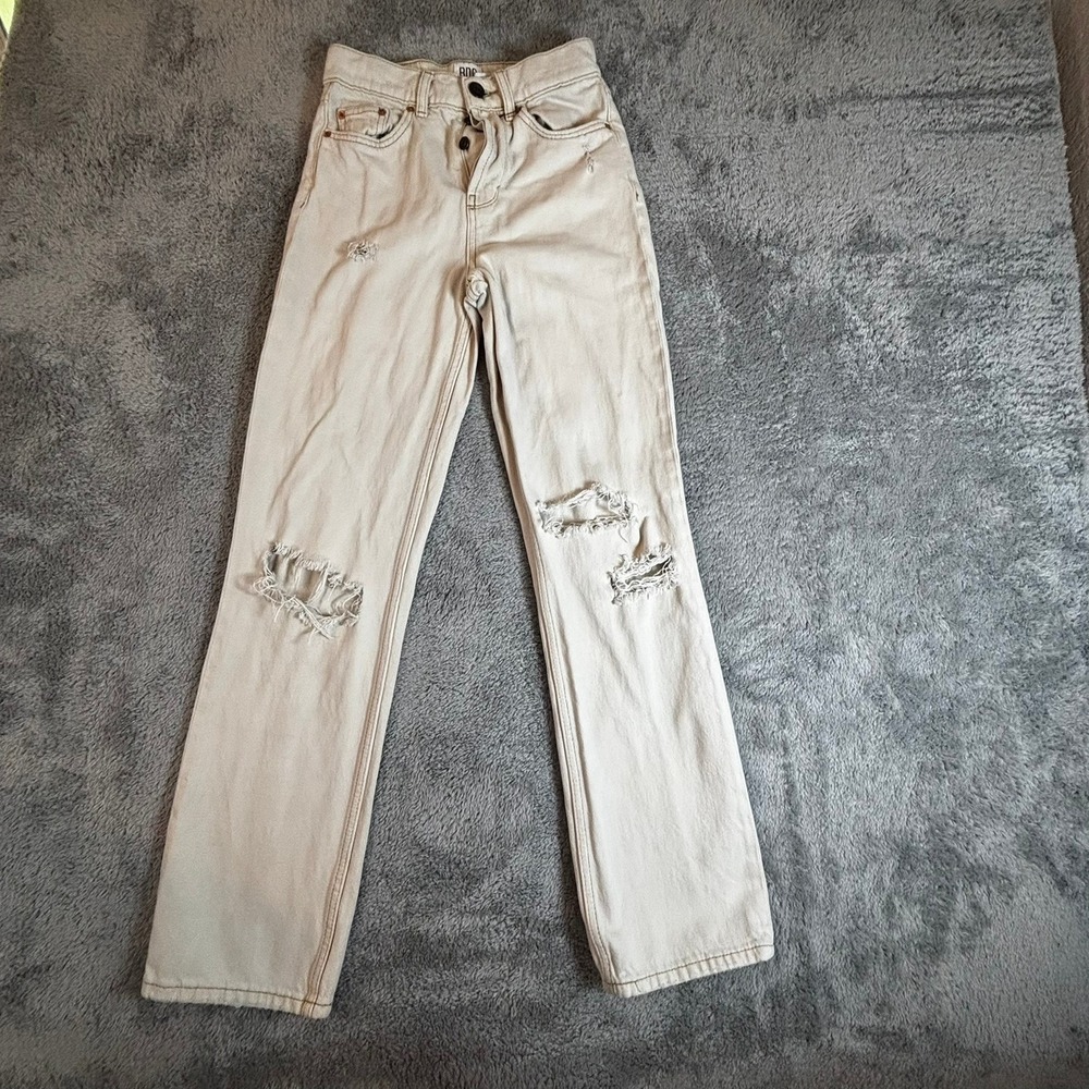 BDG Urban Outfitters Authentic Straight Distressed Cream Jeans W25 L32 Button